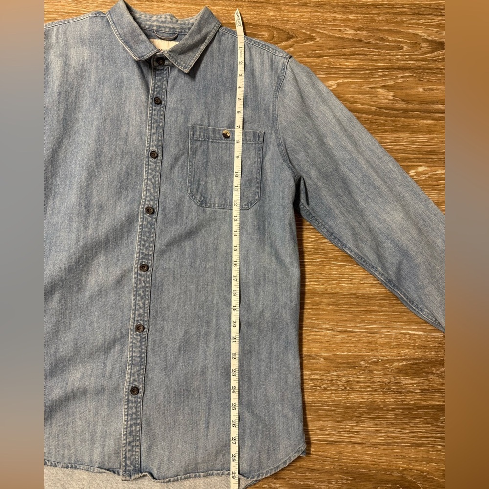 Modern Amusement Women Light Wash Denim Button Down Shirt Large Blue Coastal - Picture 9 of 9